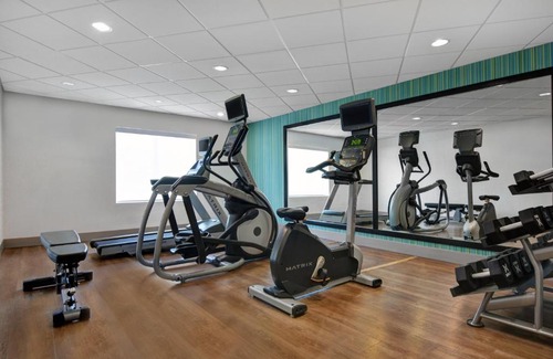 Atmore Hotel | Guest Rated: Holiday Inn Express Atmore with Pool & Breakfast
