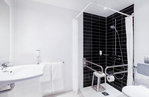 Innenstadt Hotel | Comfortable Stay at Holiday Inn Express Augsburg, IHG Hotel