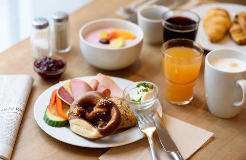 Innenstadt Hotel | Comfortable Stay at Holiday Inn Express Augsburg, IHG Hotel