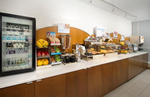 Downtown Baltimore Hotel | Discover Welcoming Hotels in Baltimore, MD with Pools