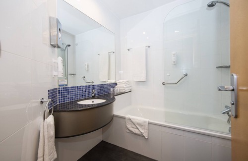 Granollers Hotel | Comfortable Stay at Holiday Inn Express Barcelona-Montmeló
