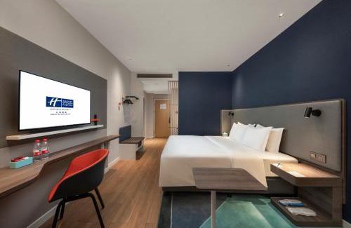Yinhai Hotel | Relaxing Stay at Holiday Inn Express Beihai Silver Beach