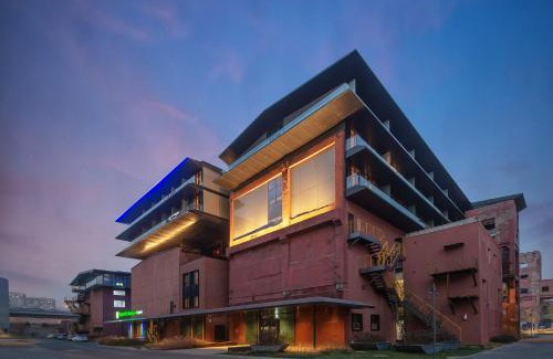 Shijingshan Hotel | Relaxing Stay at Holiday Inn Express Beijing Shijingshan