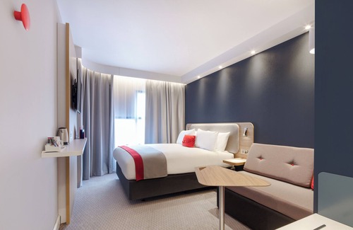Convention Quarter Hotel | Discover Holiday Inn Express Birmingham - City Centre with Top Amenities