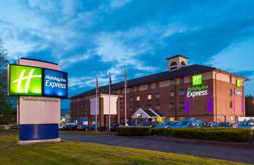 Oldbury Hotel | Comfort and Convenience at Holiday Inn Express Oldbury