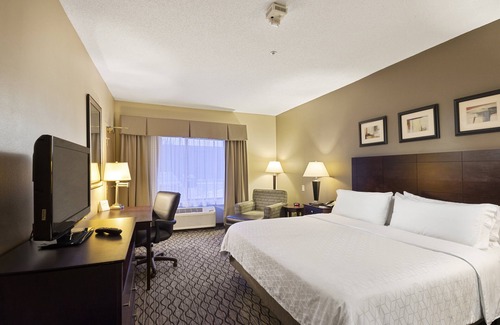 Bloomington Hotel | Relaxing Retreat at Holiday Inn Express Bloomington West