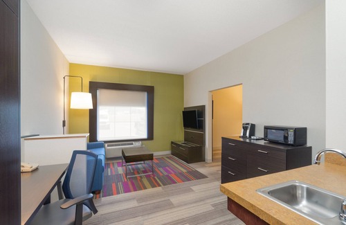 Buckhorn Hotel | Guest-Favorite Holiday Inn Express Bloomsburg with Pool & Dining