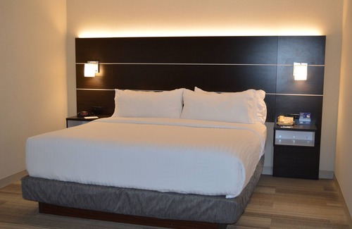 Buckhorn Hotel | Guest-Favorite Holiday Inn Express Bloomsburg with Pool & Dining