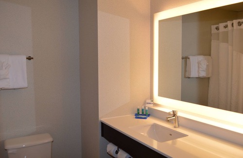 Buckhorn Hotel | Guest-Favorite Holiday Inn Express Bloomsburg with Pool & Dining