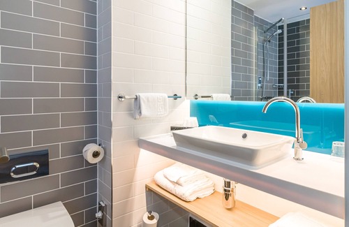St Wenn Hotel | Top-Rated Holiday Inn Express Bodmin with Family-Friendly Amenities
