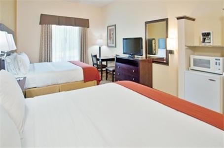 Boonville Hotel | Discover Holiday Inn Express Boonville with Pool & Breakfast