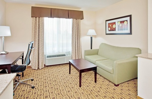 Boonville Hotel | Discover Holiday Inn Express Boonville: Family-Friendly Retreat