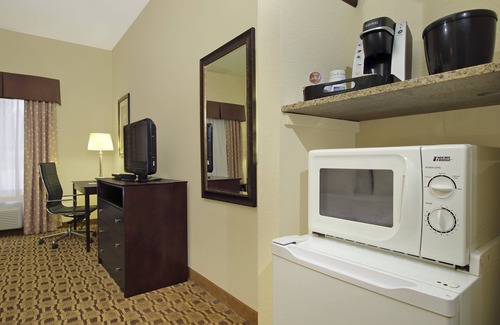 Boonville Hotel | Discover Holiday Inn Express Boonville: Family-Friendly Retreat