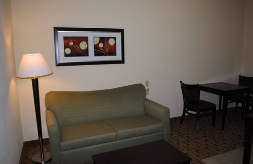 Boonville Hotel | Discover Holiday Inn Express Boonville: Family-Friendly Retreat