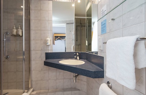 Cribbs Causeway Hotel | Discover Holiday Inn Express Bristol - Filton with Breakfast & More
