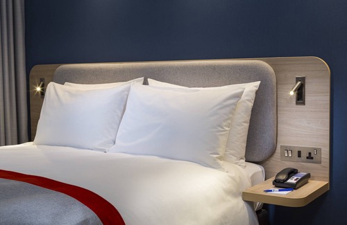 Cambourne Hotel | Top-Rated Holiday Inn Express Cambridge West Cambourne Hotel