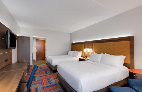 Cambridge Hotel | Discover Holiday Inn Express Cambridge with Family-Friendly Amenities