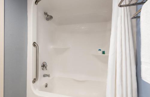 Cambridge Hotel | Discover Holiday Inn Express Cambridge with Family-Friendly Amenities
