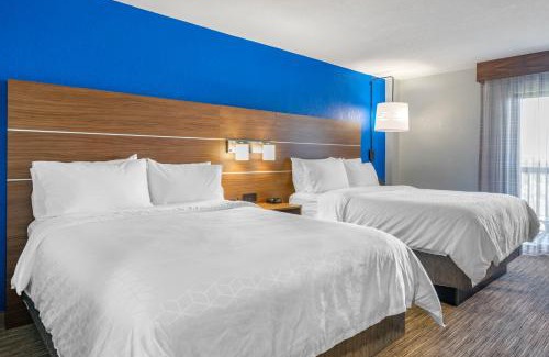 Caloosahatchee Hotel | Discover Holiday Inn Express Cape Coral-Fort Myers Area