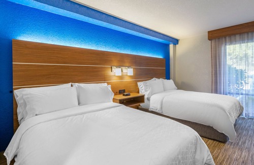 Caloosahatchee Hotel | Top-Rated Holiday Inn Express Cape Coral with Pool & Spa