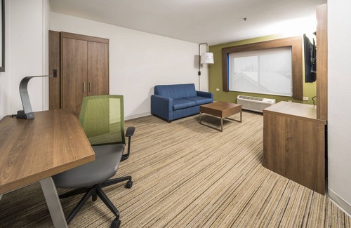 Vernon Hills Hotel | Comfortable Stay at Holiday Inn Express Vernon Hills