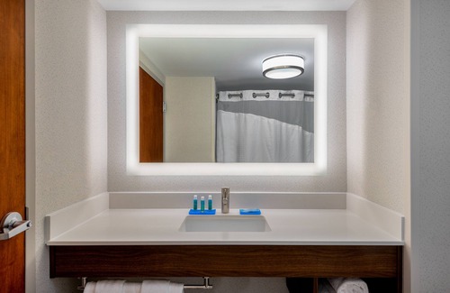 Chapel Hill Hotel | Discover Holiday Inn Express Chapel Hill: Guest Rated 9/10