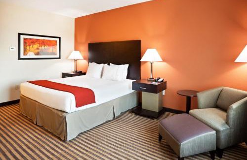 Matthews Hotel | Discover Holiday Inn Express Charlotte Southeast - Matthews