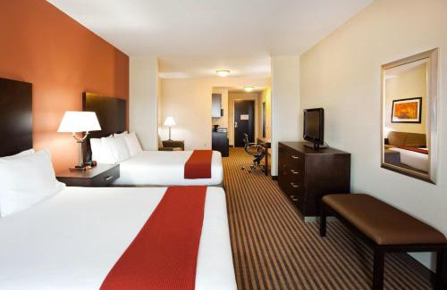 Matthews Hotel | Discover Holiday Inn Express Charlotte Southeast - Matthews