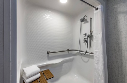Gastonia Hotel | Comfortable Stay at Holiday Inn Express Gastonia with Pool