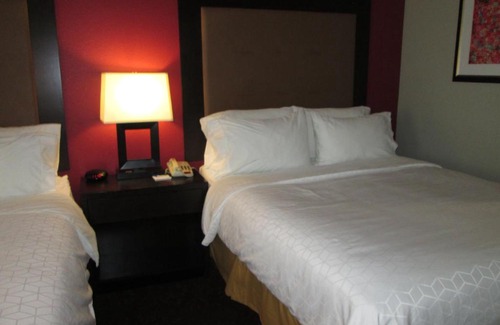 Cloverdale Hotel | Comfortable Stay at Holiday Inn Express Cloverdale, IHG Hotel
