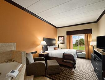 Dentsville Hotel | Comfortable Stay at Holiday Inn Express Columbia NE