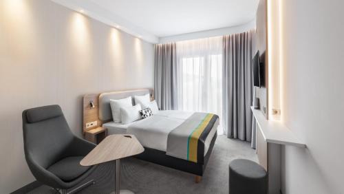 Oberbilk Hotel | Comfortable Stay at Holiday Inn Express Düsseldorf Hauptbahnhof