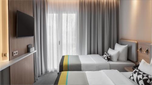 Oberbilk Hotel | Comfortable Stay at Holiday Inn Express Düsseldorf Hauptbahnhof
