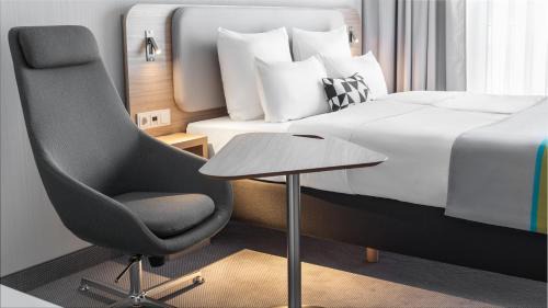 Oberbilk Hotel | Comfortable Stay at Holiday Inn Express Düsseldorf Hauptbahnhof
