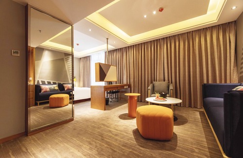 Daocheng Hotel | Discover Holiday Inn Express Daocheng Yading, Ideal for Families