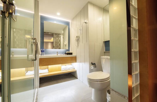 Daocheng Hotel | Discover Holiday Inn Express Daocheng Yading, Ideal for Families