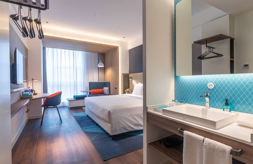 Humen Hotel | Discover Holiday Inn Express Dongguan Humen: Family Friendly Stay