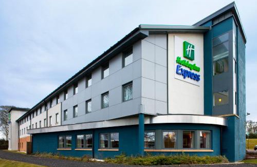 Dunfermline Hotel | Pet-Friendly Holiday Inn Express Dunfermline with Great Amenities