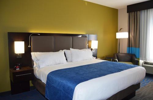 El Reno Hotel | Cozy Stay at Holiday Inn Express El Reno with Family-Friendly Perks