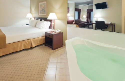 Evansville Hotel | Comfortable Stay at Holiday Inn Express Evansville West