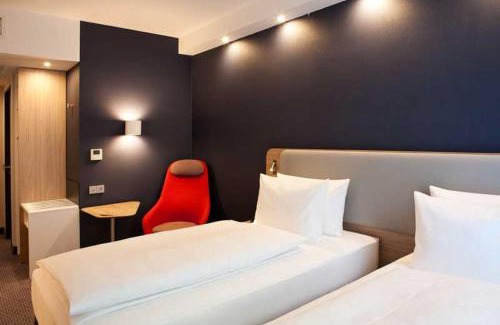 Fuerth Hotel | Discover Holiday Inn Express Fürth: Guest Rated 8.7/10