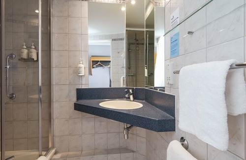 Quedgeley Hotel | Comfortable Holiday Inn Express Gloucester - South Awaits You