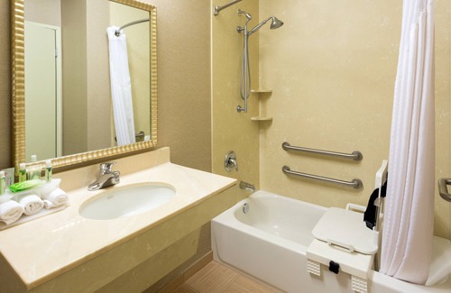Grants Pass Hotel | Top-Rated Holiday Inn Express Grants Pass with Dining & More