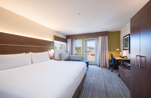 Grover Beach Hotel | Relax at Holiday Inn Express Grover Beach with Pool & Spa