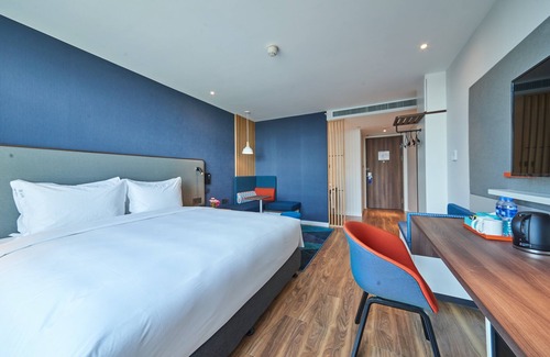 Jianggan Hotel | Top-Rated Holiday Inn Express Hangzhou Jiuzhou with Breakfast