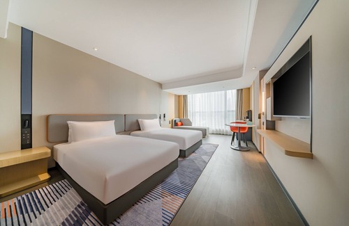 Xiaoshan Hotel | Discover Holiday Inn Express Hangzhou: Family-Friendly Stay