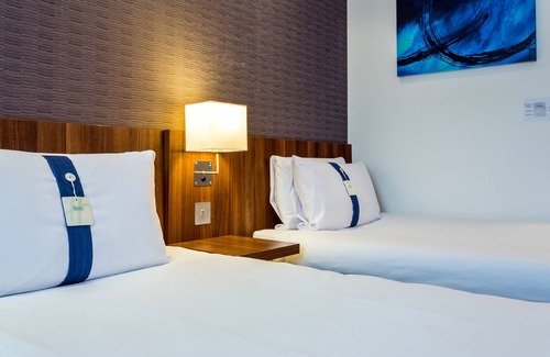 Harlow Hotel | Discover Holiday Inn Express Harlow: Great Amenities Await