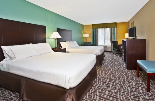 Hastings Hotel | Highly Rated Holiday Inn Express Hastings with Pool & Breakfast