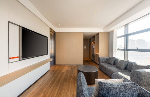 Mudan District Hotel | Comfortable Stay at Holiday Inn Express Heze City Center