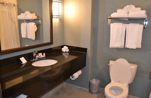Selinsgrove Hotel | Guest Rated: Holiday Inn Express Selinsgrove with Breakfast